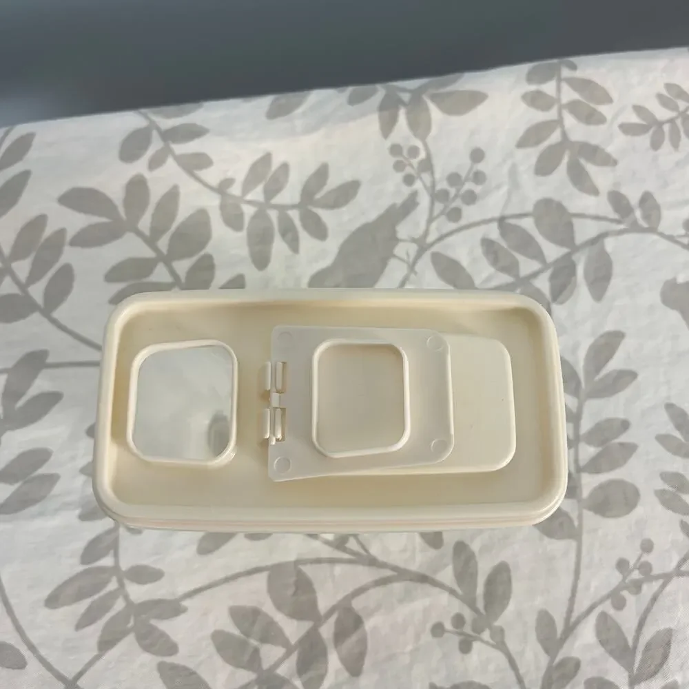 Rubbermaid vintage quart